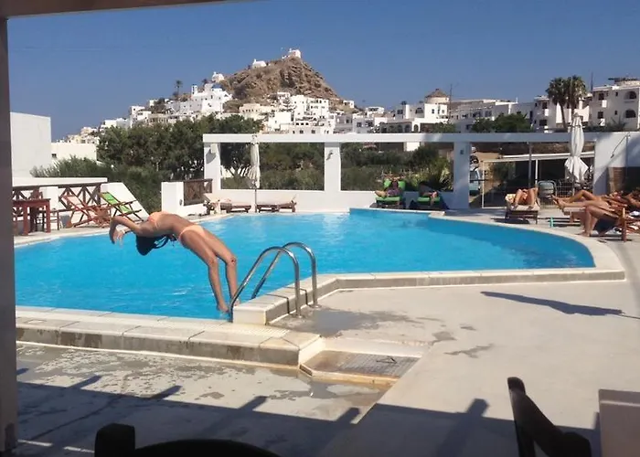 Golden Star ゲストハウス イオス島 チョーラ