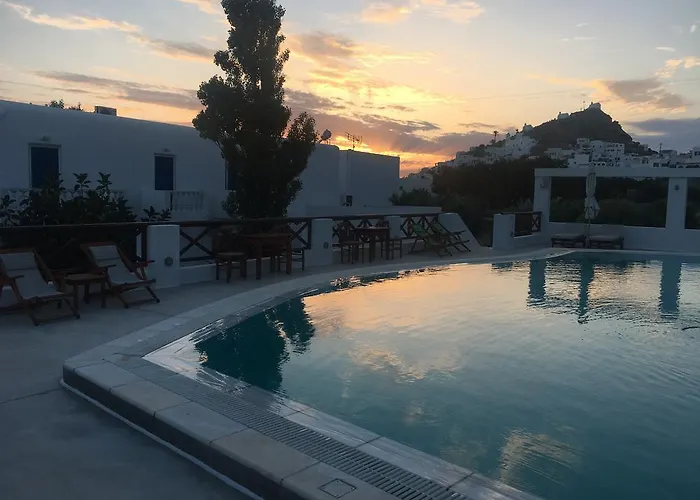 Golden Star 3* イオス島 チョーラ