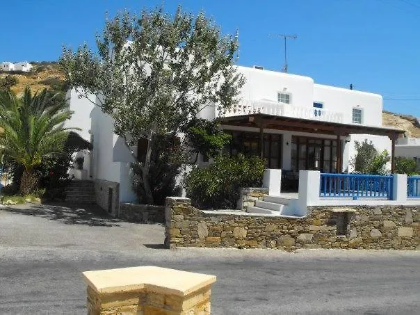 Golden Star ゲストハウス イオス島 チョーラ