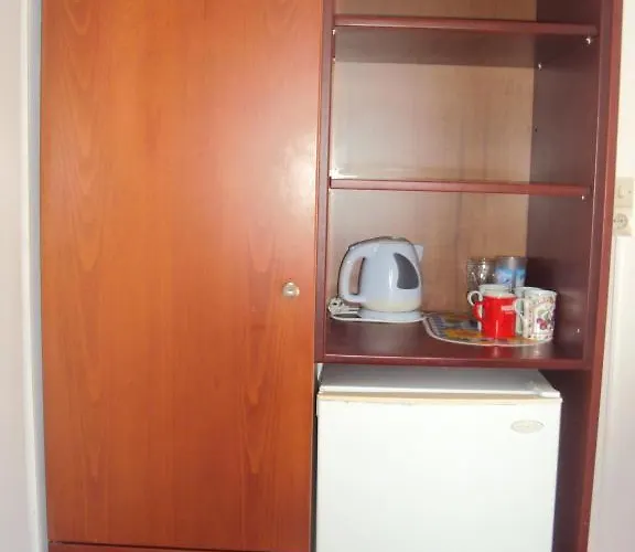 Golden Star 3* イオス島 チョーラ