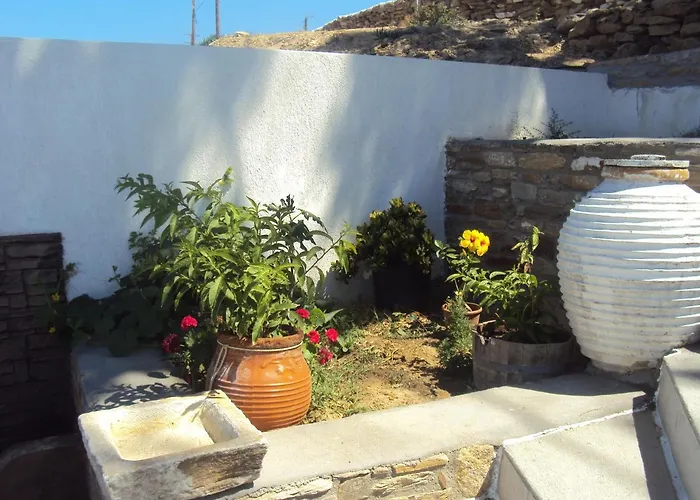 Golden Star イオス島 チョーラ