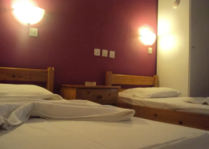 Golden Star イオス島 チョーラ