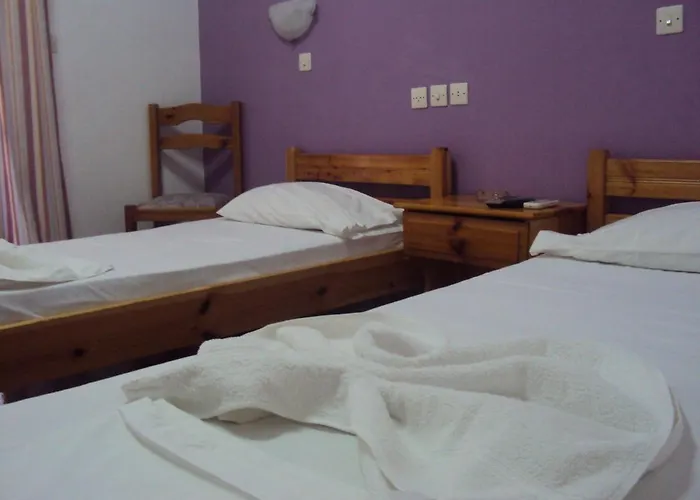 ゲストハウス Golden Star イオス島 チョーラ